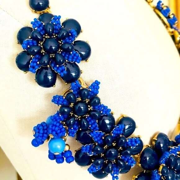 J. Crew Blue Flower Statement Necklace NWT - Picture 5 of 8